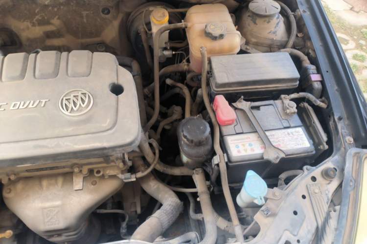 Used Buick Excelle 2013 1.5L Manual Classic Model Engine Bay Left