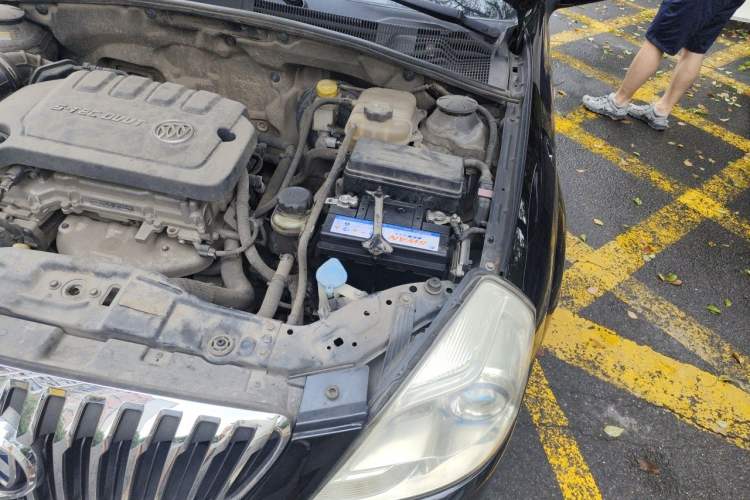 Used Buick Excelle 2013 1.5L Manual Classic Model Engine Bay Left