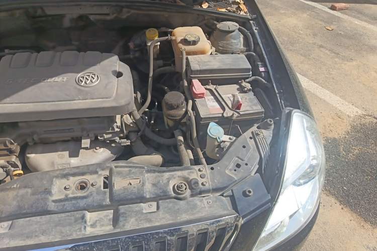 Used Buick Excelle 2013 1.5L Automatic Classic Model Engine Bay Left