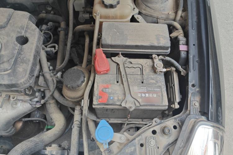 Used Buick Excelle 2013 1.5L Manual Classic Model Engine Bay Left