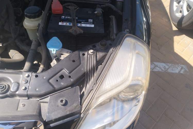 Used Buick Excelle 2013 1.5L Automatic Classic Model Engine Bay Left