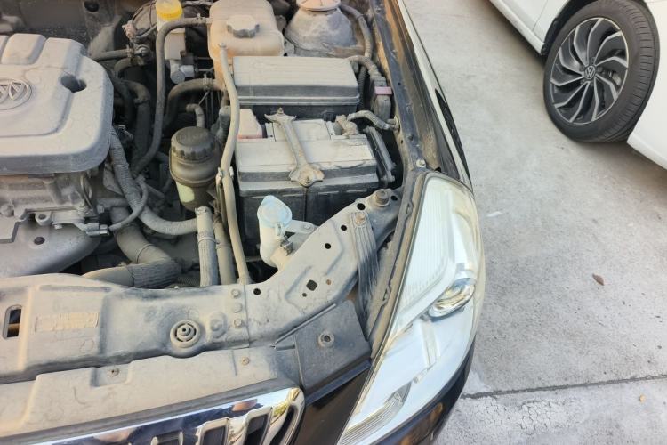 Used Buick Excelle 2013 1.5L Automatic Luxury Model Engine Bay Left