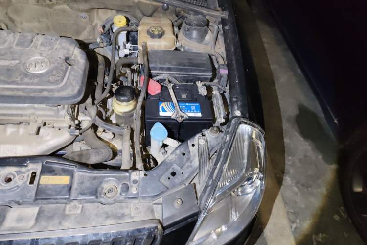 Used Buick Excelle 2013 1.5L Automatic Classic Model Engine Bay Left