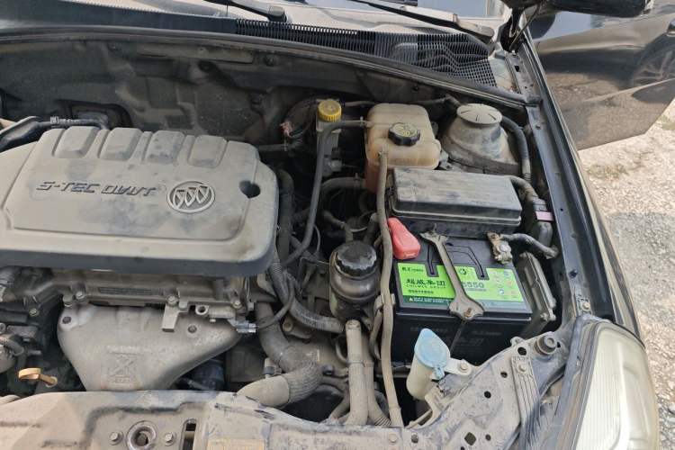 Used Buick Excelle 2013 1.5L Automatic Classic Model Engine Bay Left