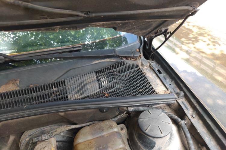 Used Buick Excelle 2013 1.5L Automatic Classic Model Engine Bay Left