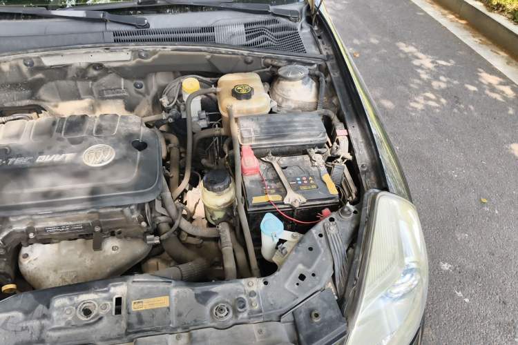 Used Buick Excelle 2013 1.5L Automatic Classic Model Engine Bay Left