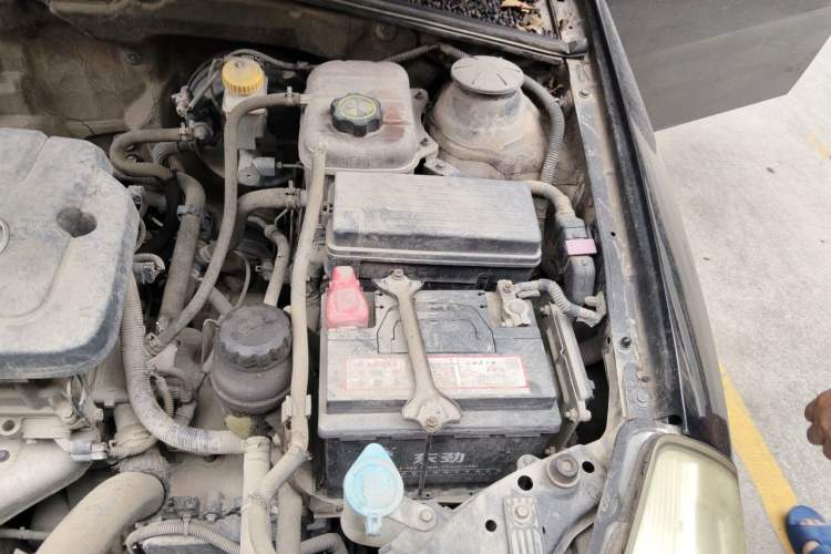 Used Buick Excelle 2013 1.5L Automatic Classic Model Engine Bay Left