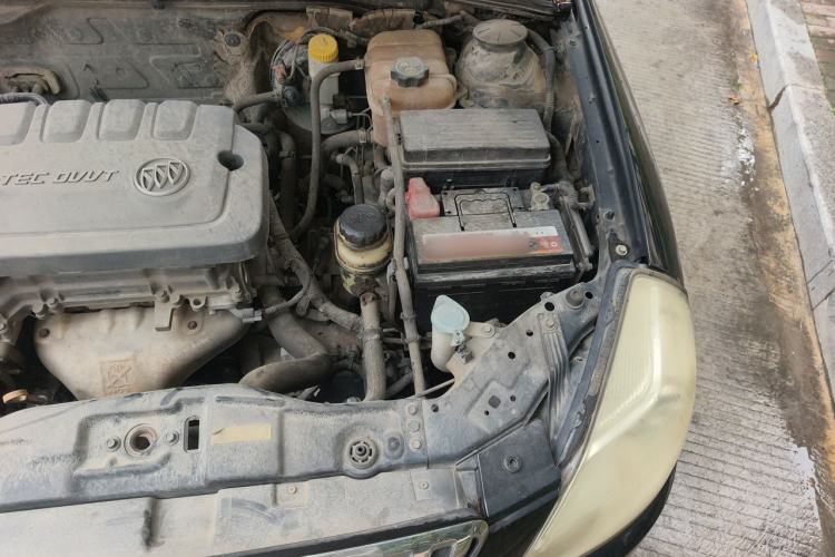 Used Buick Excelle 2013 1.5L Automatic Luxury Model Engine Bay Left