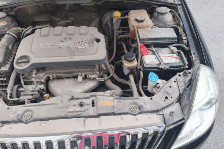 Used Buick Excelle 2013 1.5L Manual Classic Model Engine Bay Left