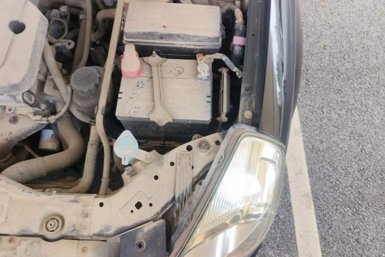 Used Buick Excelle 2013 1.5L Manual Classic Model Engine Bay Left