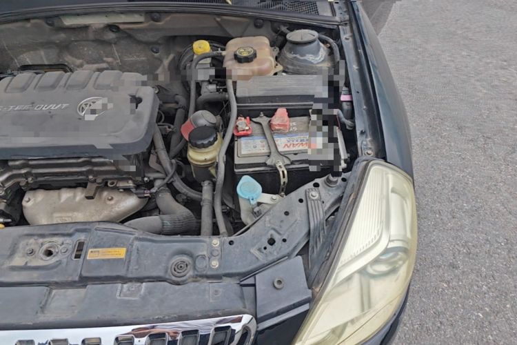 Used Buick Excelle 2013 1.5L Manual Classic Model Engine Bay Left