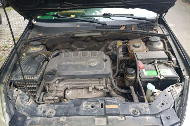Used Buick Excelle 2013 1.5L Automatic Classic Model Engine Bay