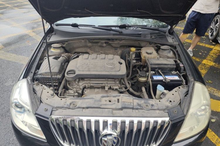 Used Buick Excelle 2013 1.5L Manual Classic Model Engine Bay