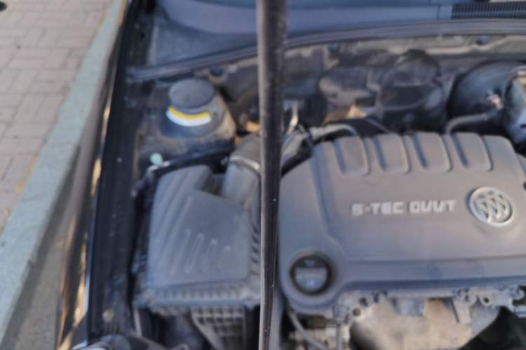 Used Buick Excelle 2013 1.5L Automatic Luxury Model Engine Bay Right