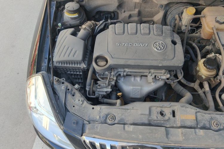 Used Buick Excelle 2013 1.5L Manual Classic Model Engine Bay Right