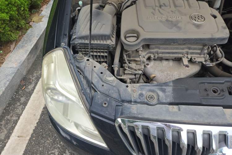 Used Buick Excelle 2013 1.5L Automatic Classic Model Engine Bay Right
