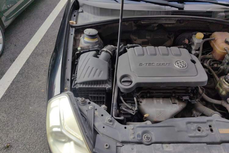 Used Buick Excelle 2013 1.5L Automatic Classic Model Engine Bay Right