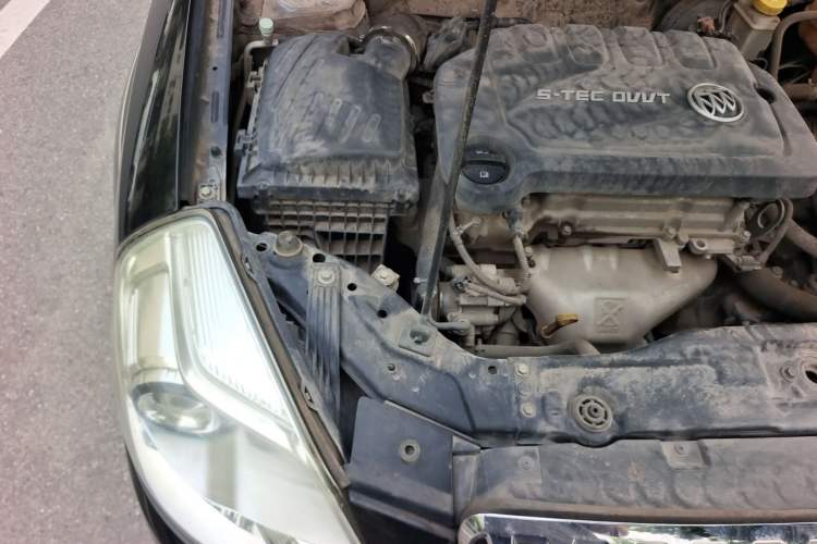 Used Buick Excelle 2013 1.5L Automatic Classic Model Engine Bay Right