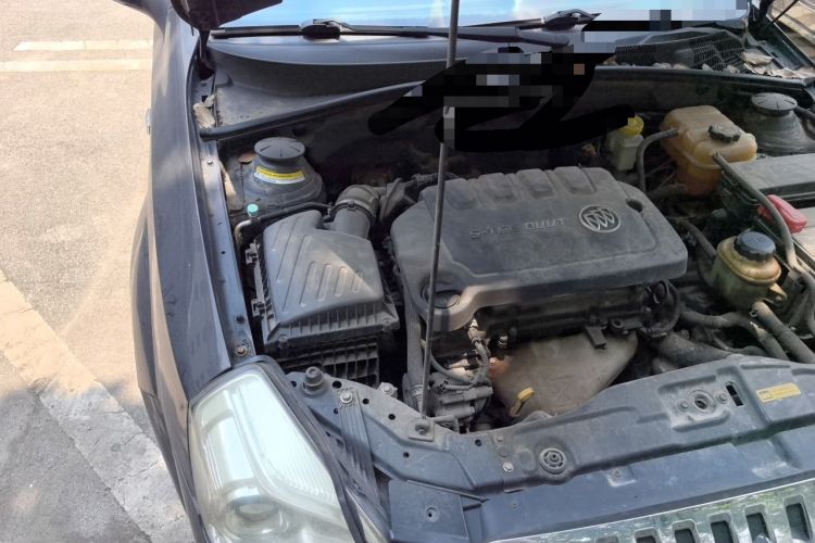 Used Buick Excelle 2013 1.5L Automatic Classic Model Engine Bay Right