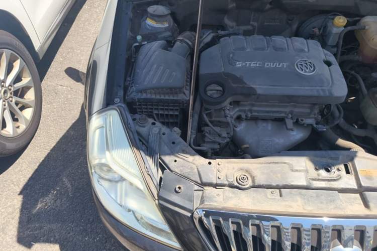 Used Buick Excelle 2013 1.5L Automatic Classic Model Engine Bay Right