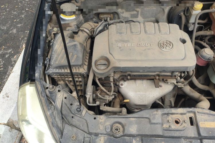 Used Buick Excelle 2013 1.5L Manual Classic Model Engine Bay Right