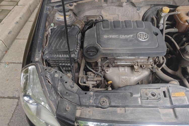 Used Buick Excelle 2013 1.5L Manual Classic Model Engine Bay Right