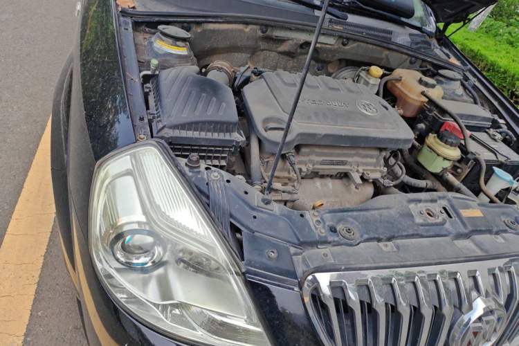 Used Buick Excelle 2013 1.5L Automatic Luxury Model Engine Bay Right