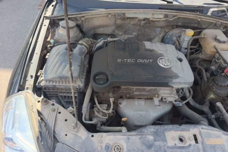 Used Buick Excelle 2013 1.5L Manual Classic Model Engine Bay Right