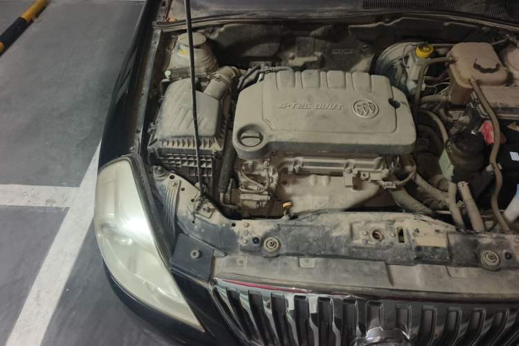 Used Buick Excelle 2013 1.5L Manual Classic Model Engine Bay Right