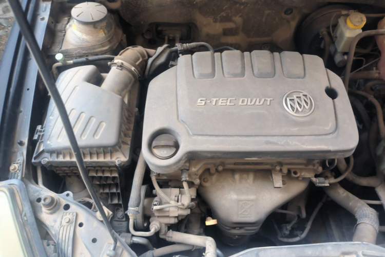 Used Buick Excelle 2013 1.5L Manual Classic Model Engine Bay Right