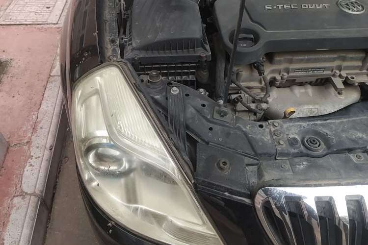 Used Buick Excelle 2013 1.5L Manual Luxury Model Engine Bay Right