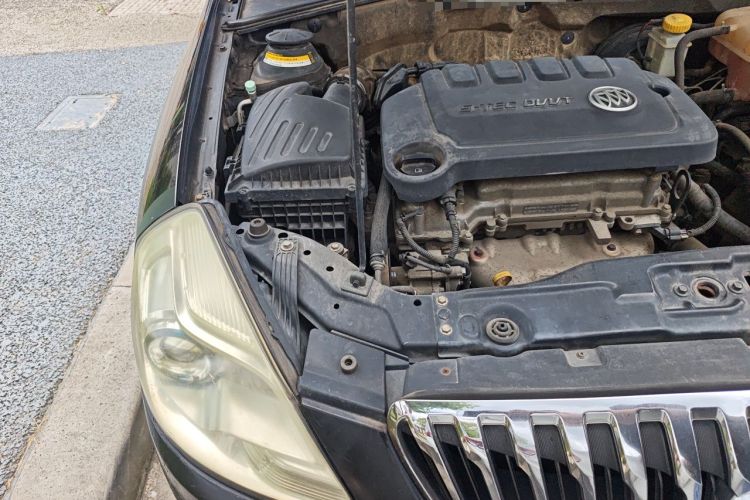 Used Buick Excelle 2013 1.5L Manual Classic Model Engine Bay Right