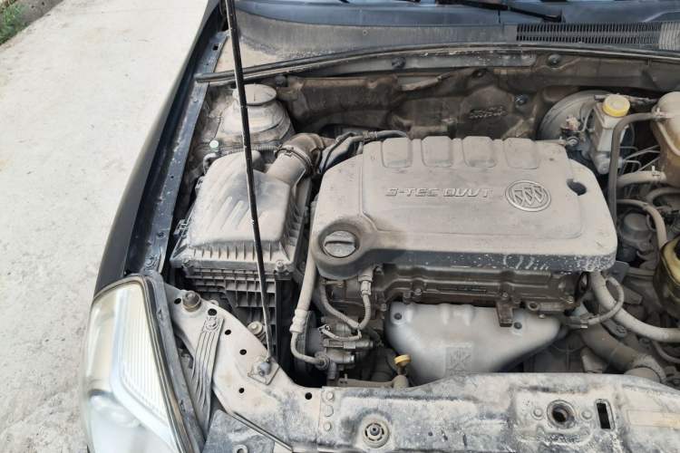 Used Buick Excelle 2013 1.5L Automatic Luxury Model Engine Bay Right