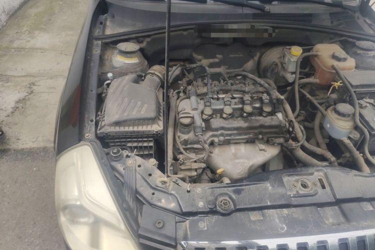 Used Buick Excelle 2013 1.5L Manual Luxury Model Engine Bay Right