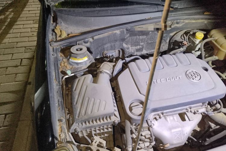 Used Buick Excelle 2013 1.5L Automatic Luxury Model Engine Bay Right