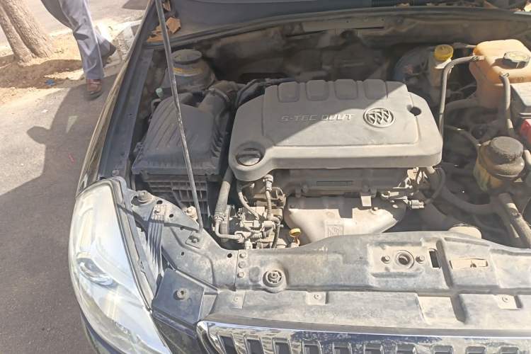 Used Buick Excelle 2013 1.5L Automatic Classic Model Engine Bay Right