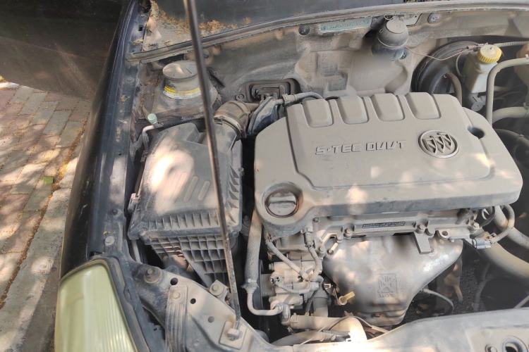 Used Buick Excelle 2013 1.5L Manual Classic Model Engine Bay Right