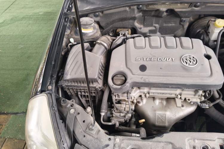 Used Buick Excelle 2013 1.5L Manual Classic Model Engine Bay Right