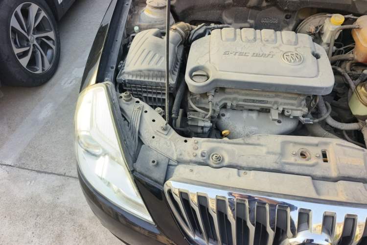 Used Buick Excelle 2013 1.5L Automatic Luxury Model Engine Bay Right