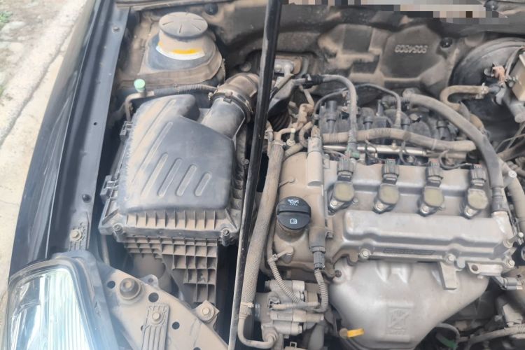 Used Buick Excelle 2013 1.5L Automatic Classic Model Engine Bay Right