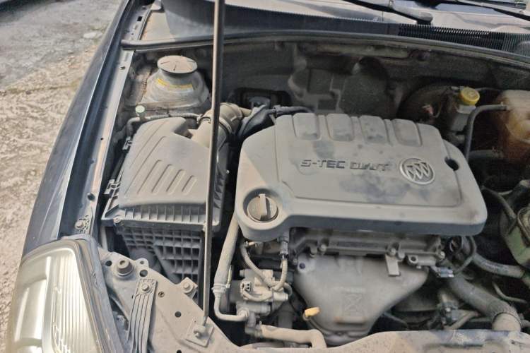 Used Buick Excelle 2013 1.5L Automatic Classic Model Engine Bay Right