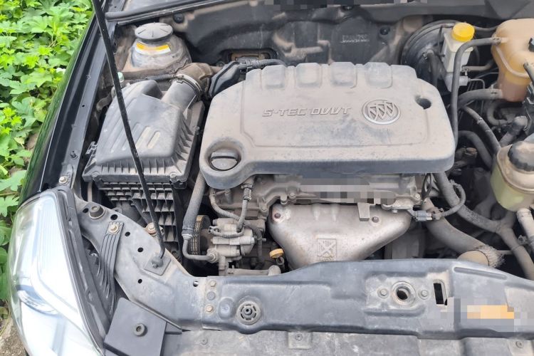 Used Buick Excelle 2013 1.5L Manual Luxury Model Engine Bay Right