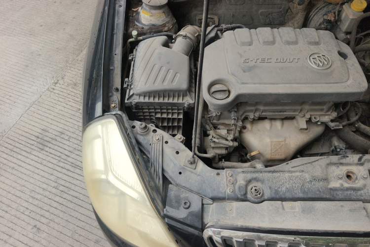 Used Buick Excelle 2013 1.5L Automatic Luxury Model Engine Bay Right