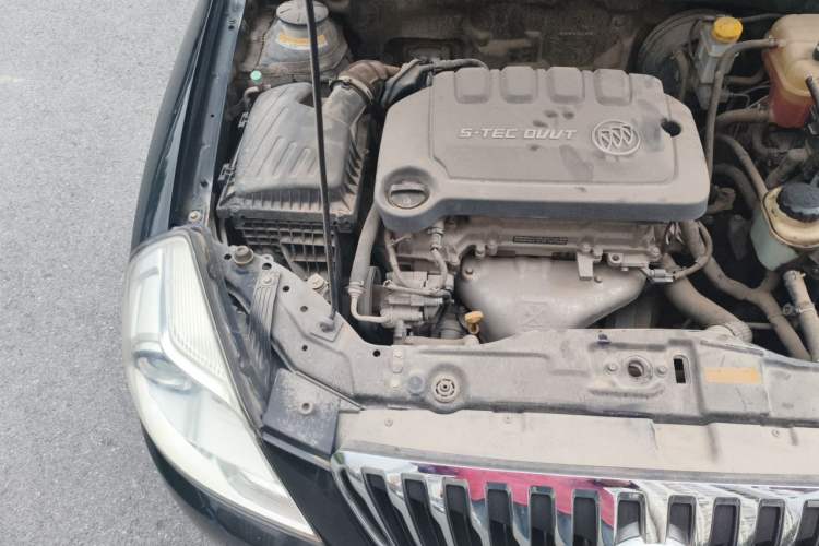 Used Buick Excelle 2013 1.5L Manual Classic Model Engine Bay Right