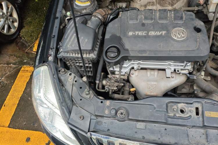 Used Buick Excelle 2013 1.5L Automatic Classic Model Engine Bay Right
