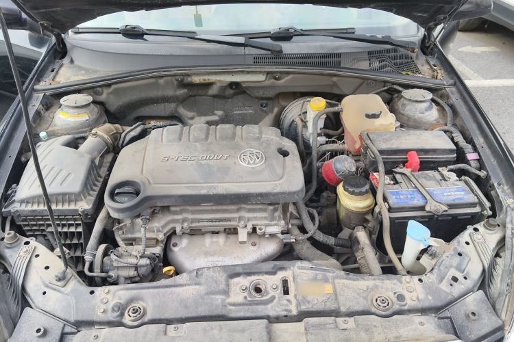 Used Buick Excelle 2013 1.5L Manual Classic Model Engine Bay