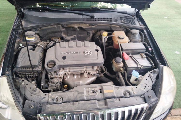 Used Buick Excelle 2013 1.5L Manual Classic Model Engine Bay