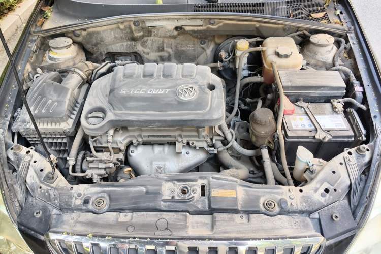 Used Buick Excelle 2013 1.5L Automatic Classic Model Engine Bay