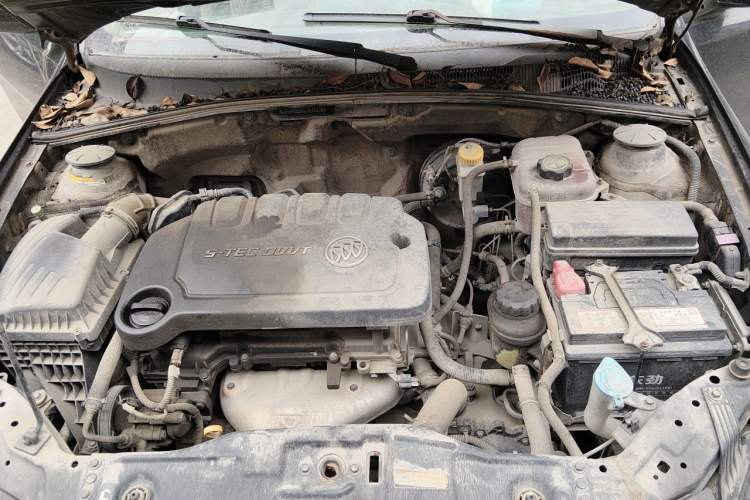 Used Buick Excelle 2013 1.5L Automatic Classic Model Engine Bay