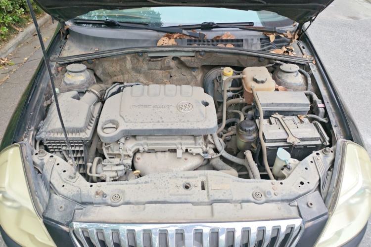 Used Buick Excelle 2013 1.5L Manual Classic Model Engine Bay